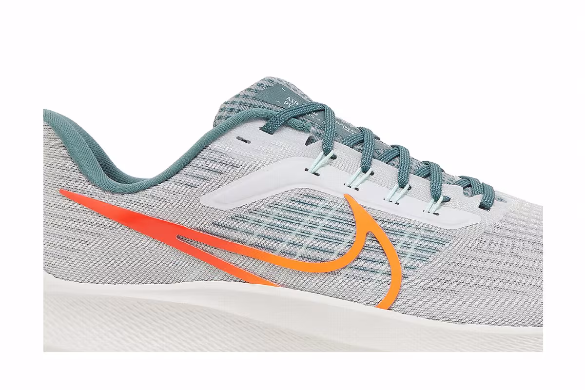 Nike Air Zoom Pegasus 39 4E Wide Pure Platinum Total Orange, view 3