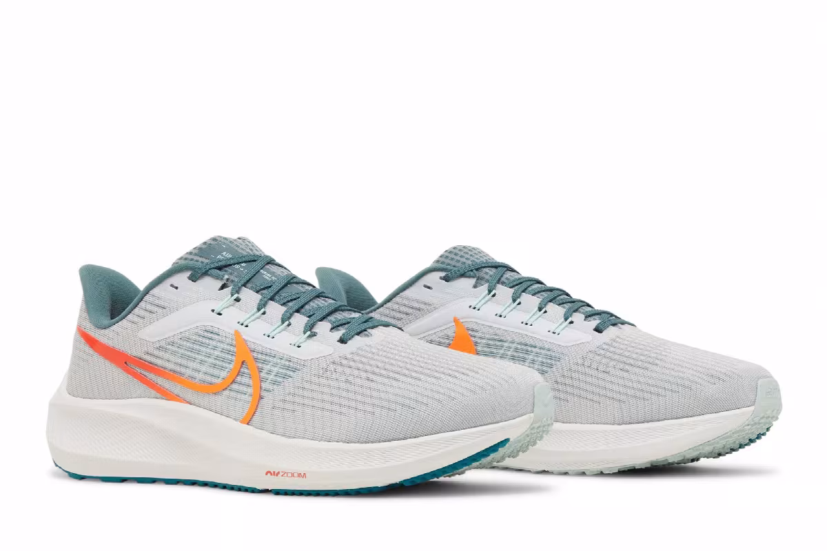 Nike Air Zoom Pegasus 39 4E Wide Pure Platinum Total Orange, view 9