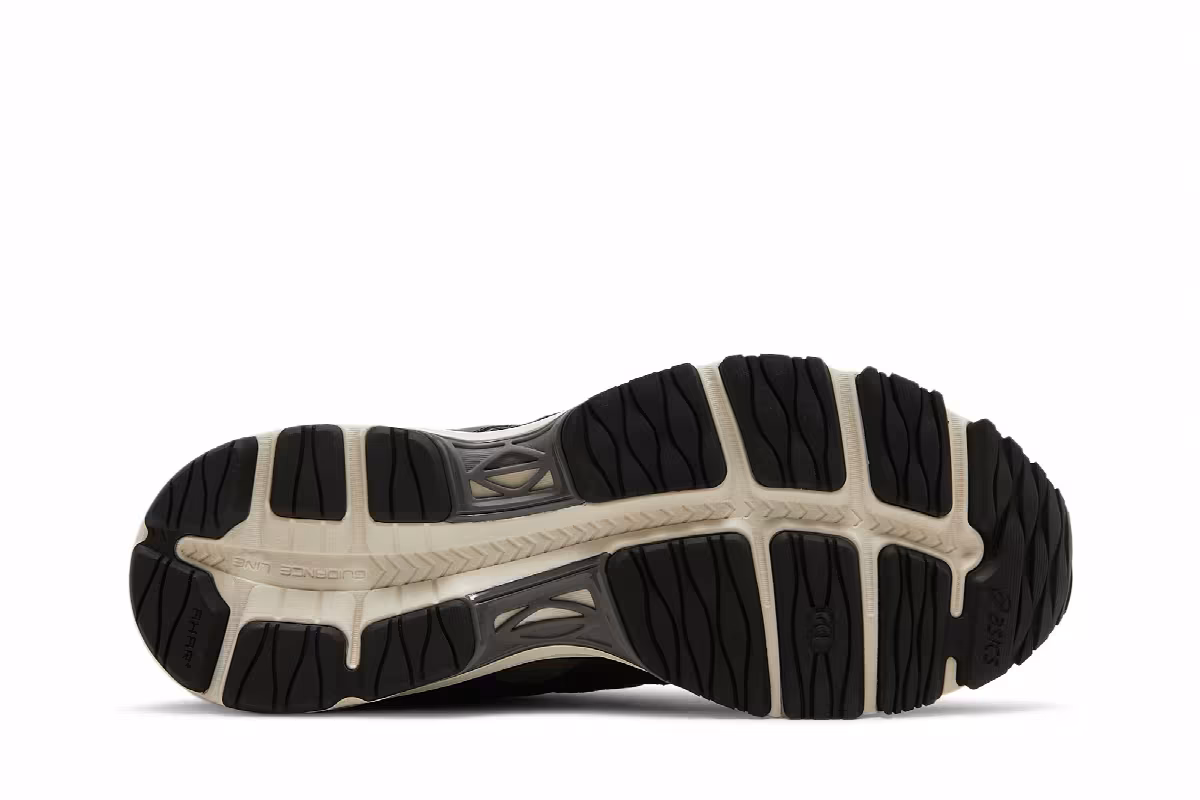 Asics Gel MC Plus Black Cream, view 5