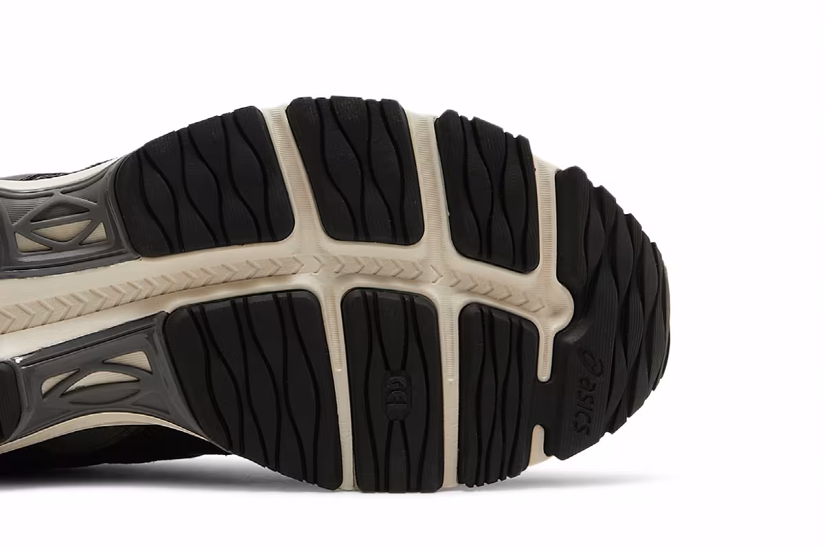 Asics Gel MC Plus Black Cream, view 6