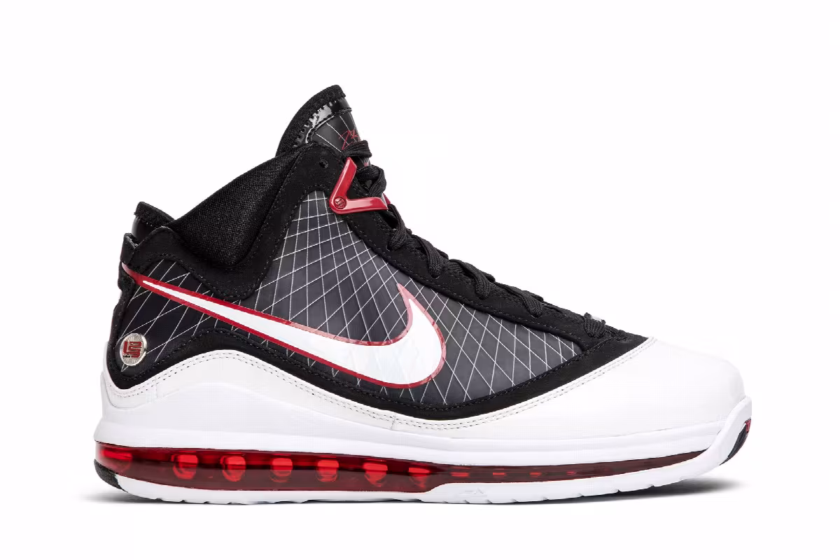 Nike Air Max LeBron 7 Heroes Pack, view 2