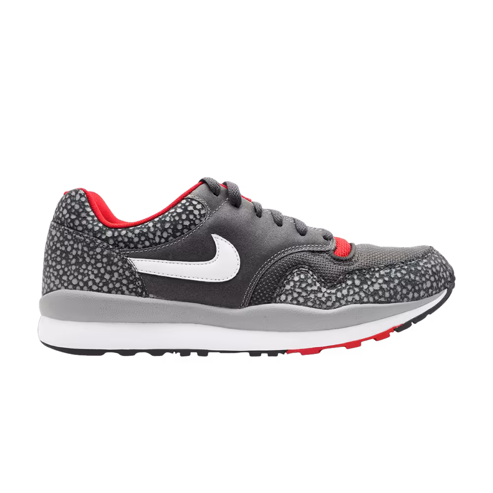 Nike Air Safari LE Gym Red