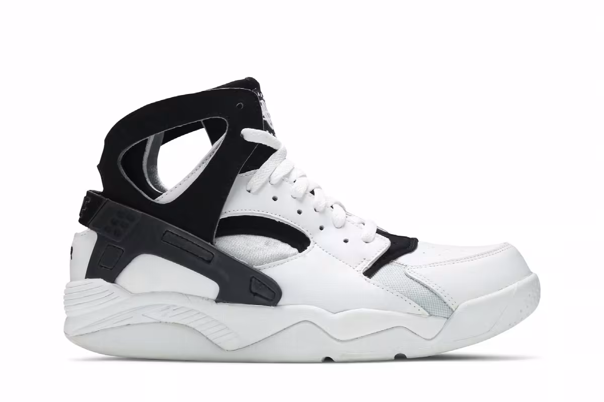 Nike Air Flight Huarache White Black, view 2