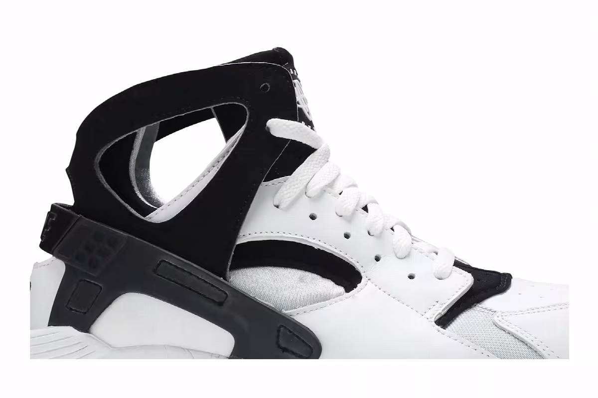 Nike Air Flight Huarache White Black, view 3