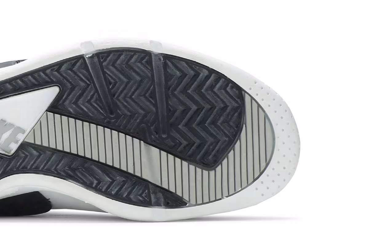 Nike Air Flight Huarache White Black, view 6