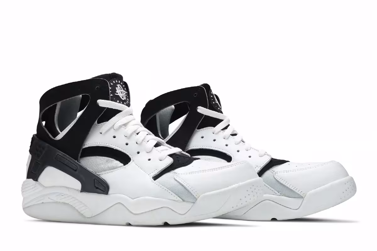 Nike Air Flight Huarache White Black, view 9