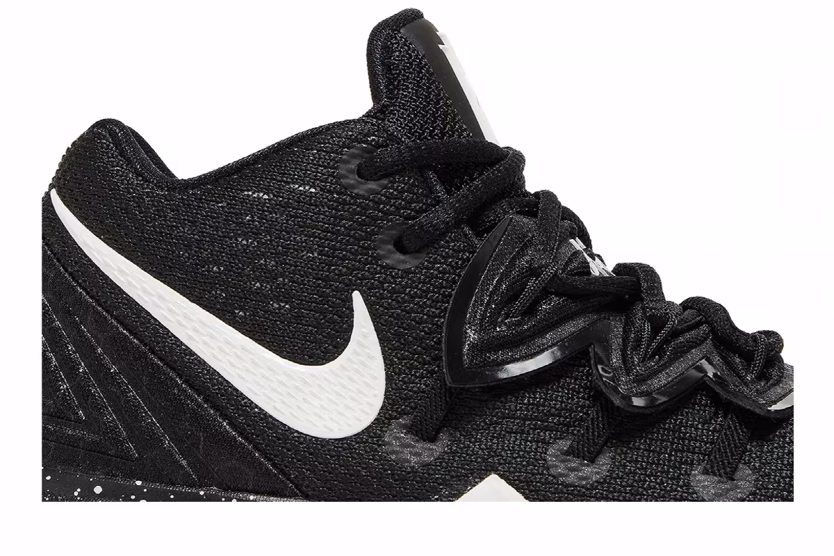 Nike Kyrie 5 PS Black Magic, view 3