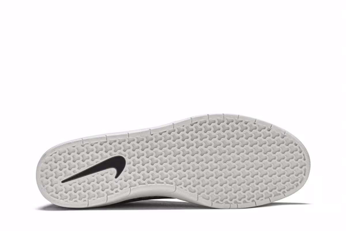 Nike Team Classic Premium SB Black, view 5