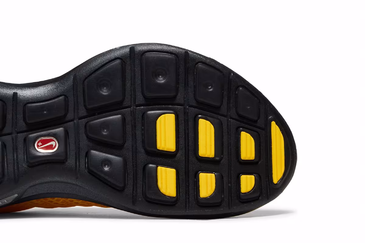 Livestrong x Nike Lunar Trainer+ LAF Varsity Maize Black, view 6