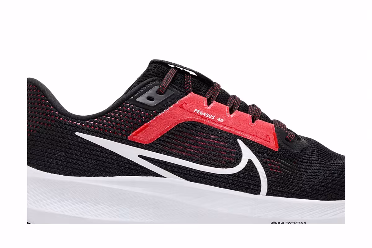Nike Air Zoom Pegasus 40 Black Light Crimson, view 3