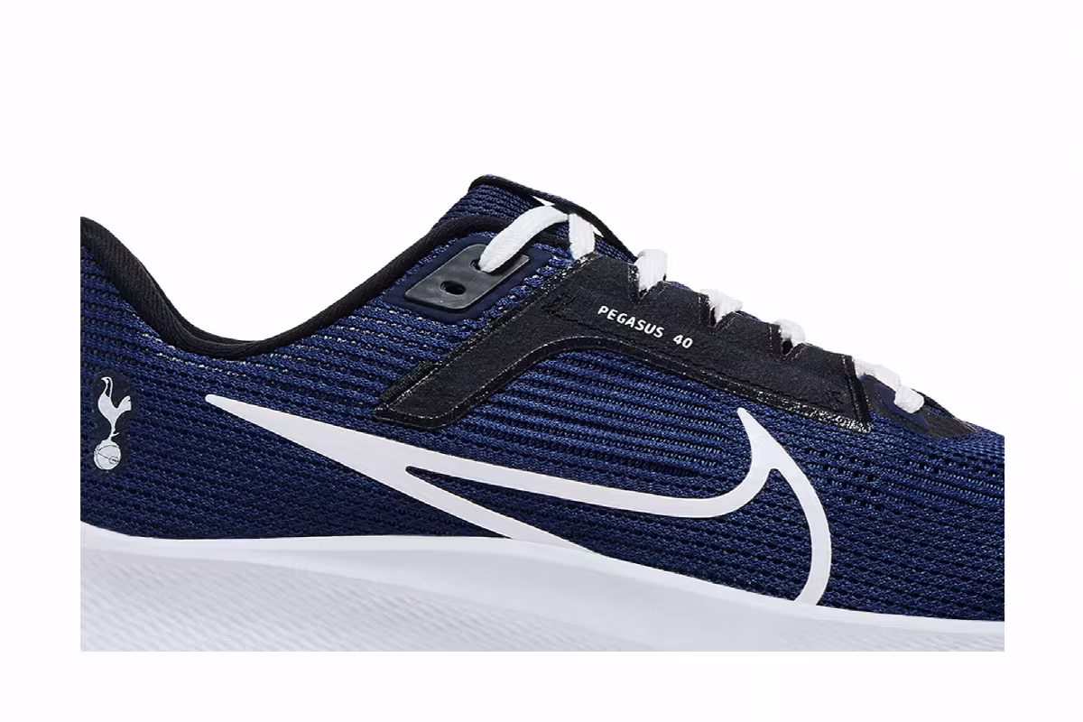 Nike Air Zoom Pegasus 40 Tottenham Hotspur, view 3