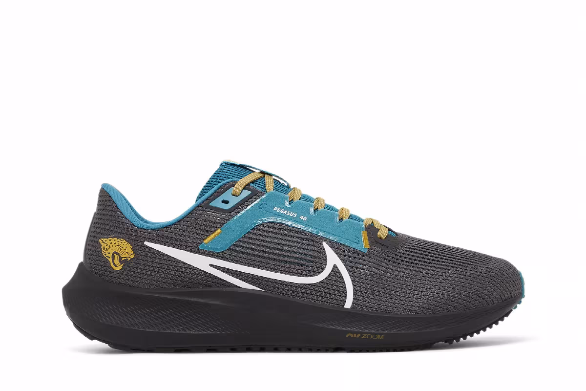 NFL x Nike Air Zoom Pegasus 40 Jacksonville Jaguars, view 2