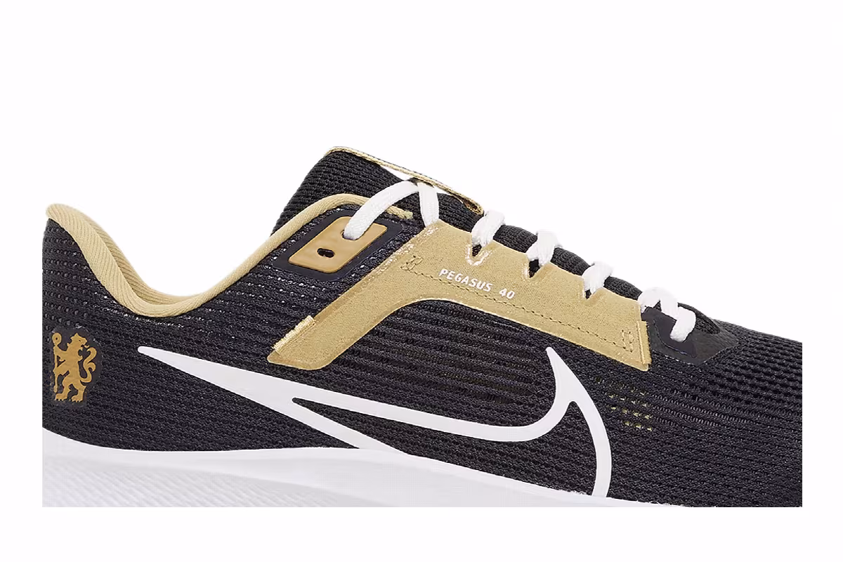 Nike Air Zoom Pegasus 40 Chelsea FC, view 3