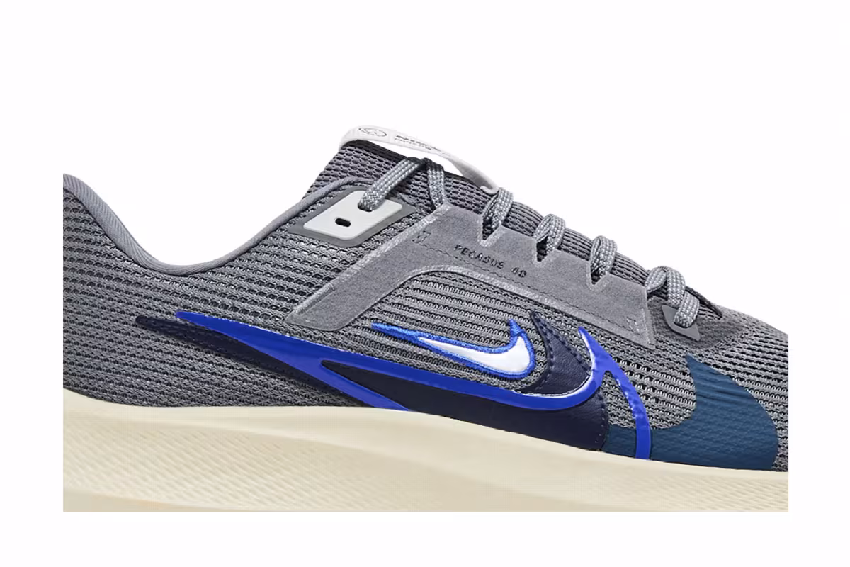 Nike Air Zoom Pegasus 40 Premium Quadruple Swoosh - Smoke Grey Racer Blue, view 3