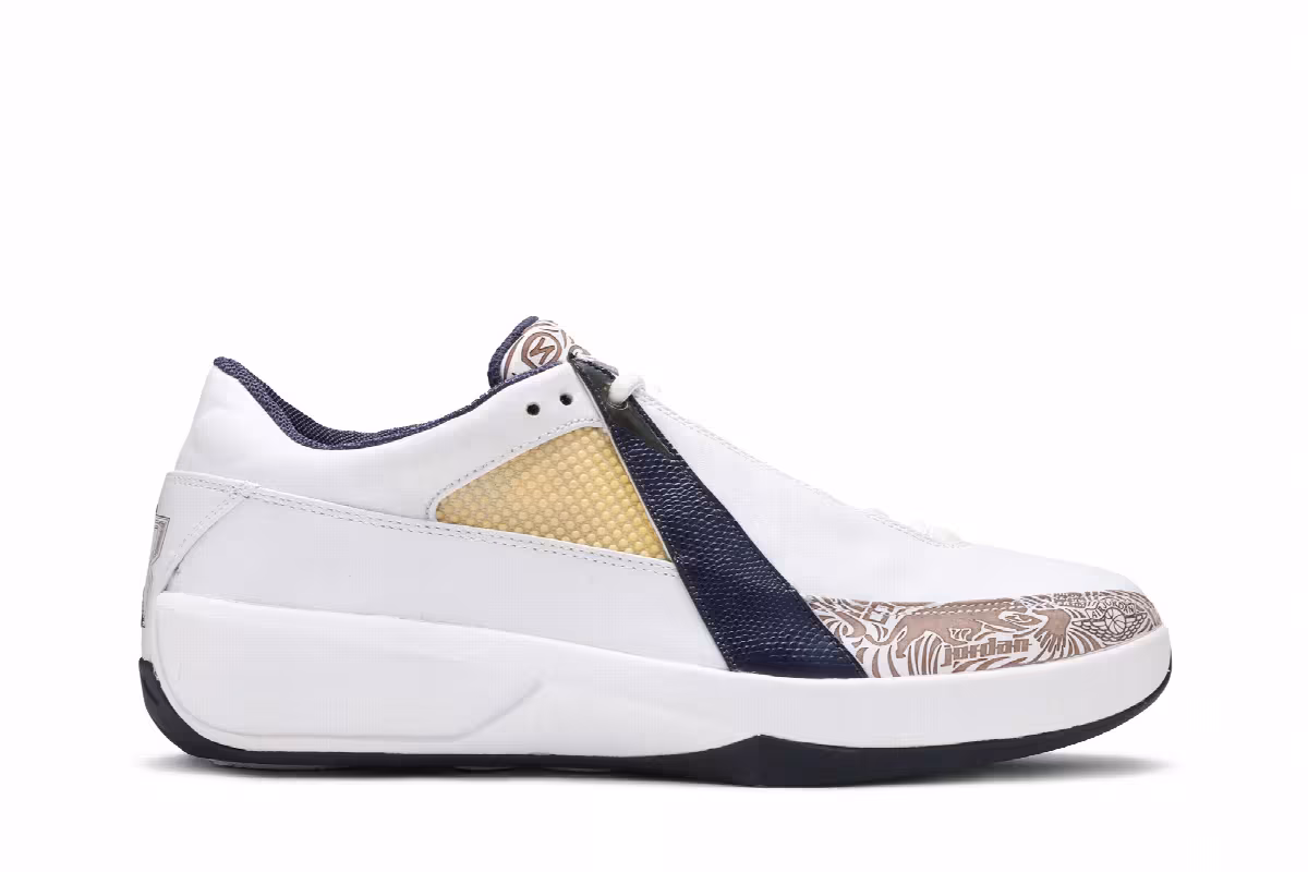 Air Jordan 20 OG Low Midnight Navy, view 2