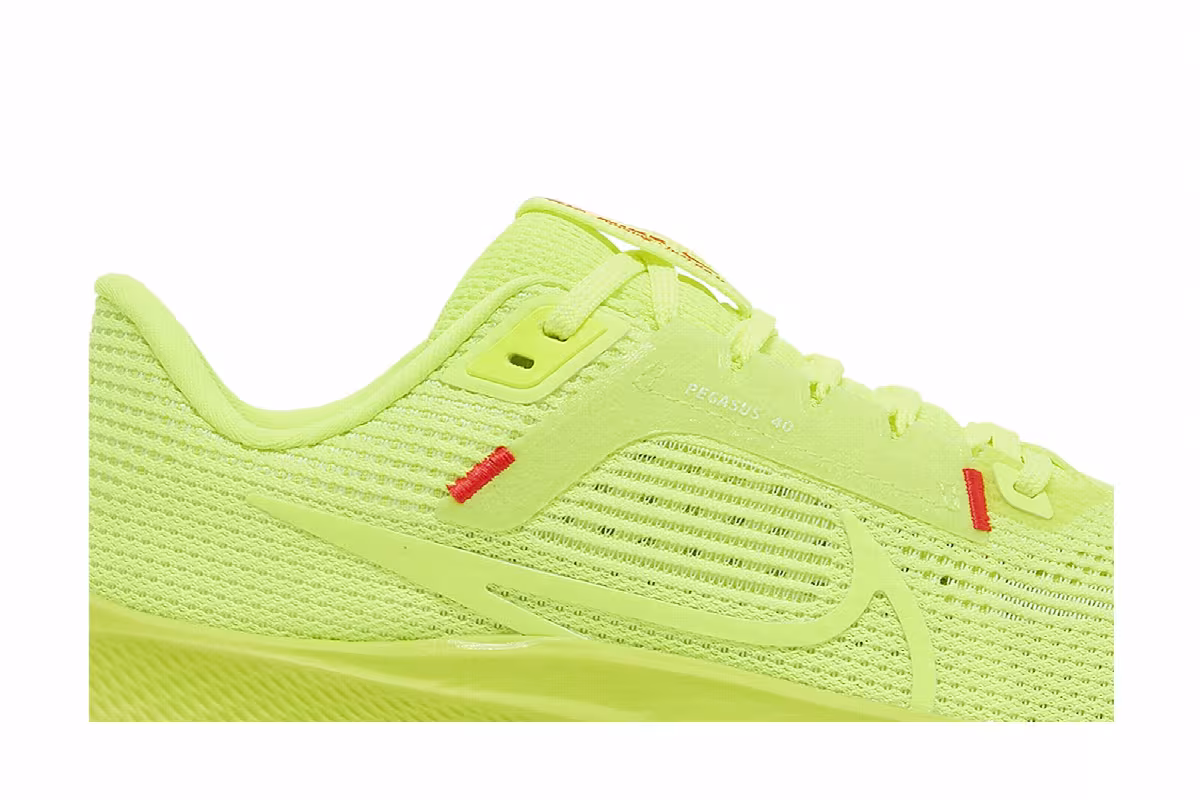 Nike Women's Air Zoom Pegasus 40 Volt, view 3