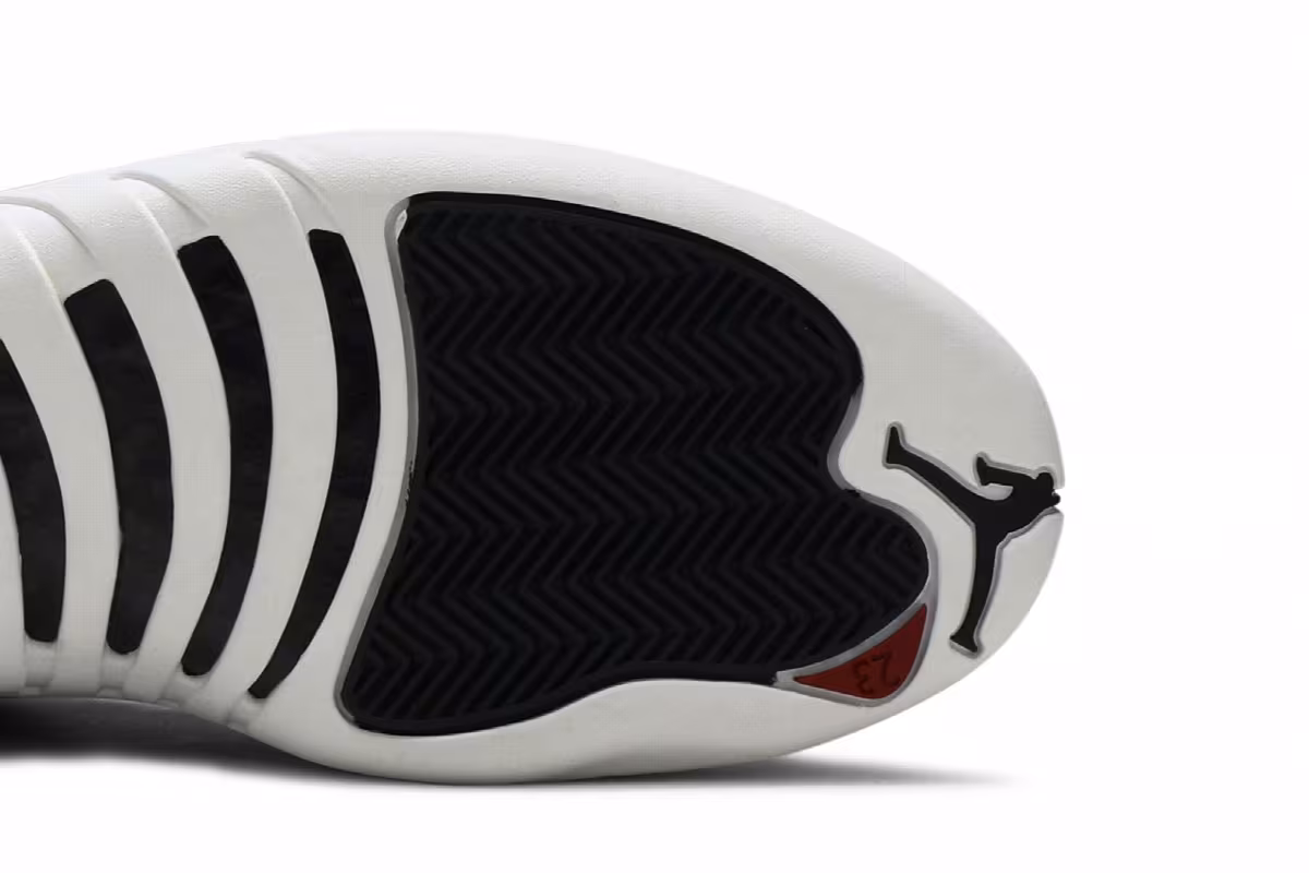Air Jordan 12 Playoff 2004, view 6