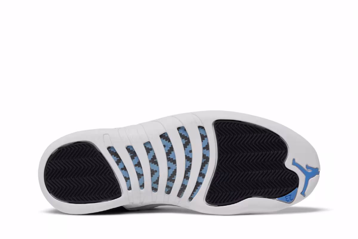 Air Jordan 12 Low Obsidian 2004, view 5