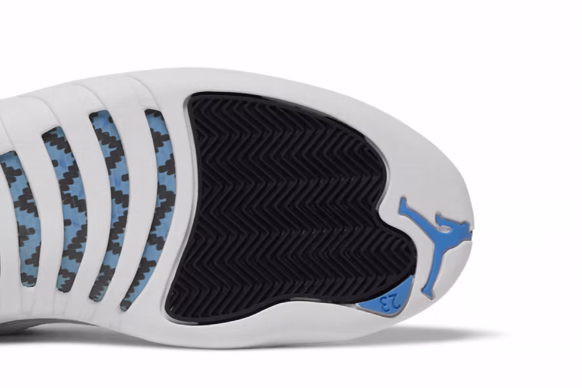 Air Jordan 12 Low Obsidian 2004, view 6