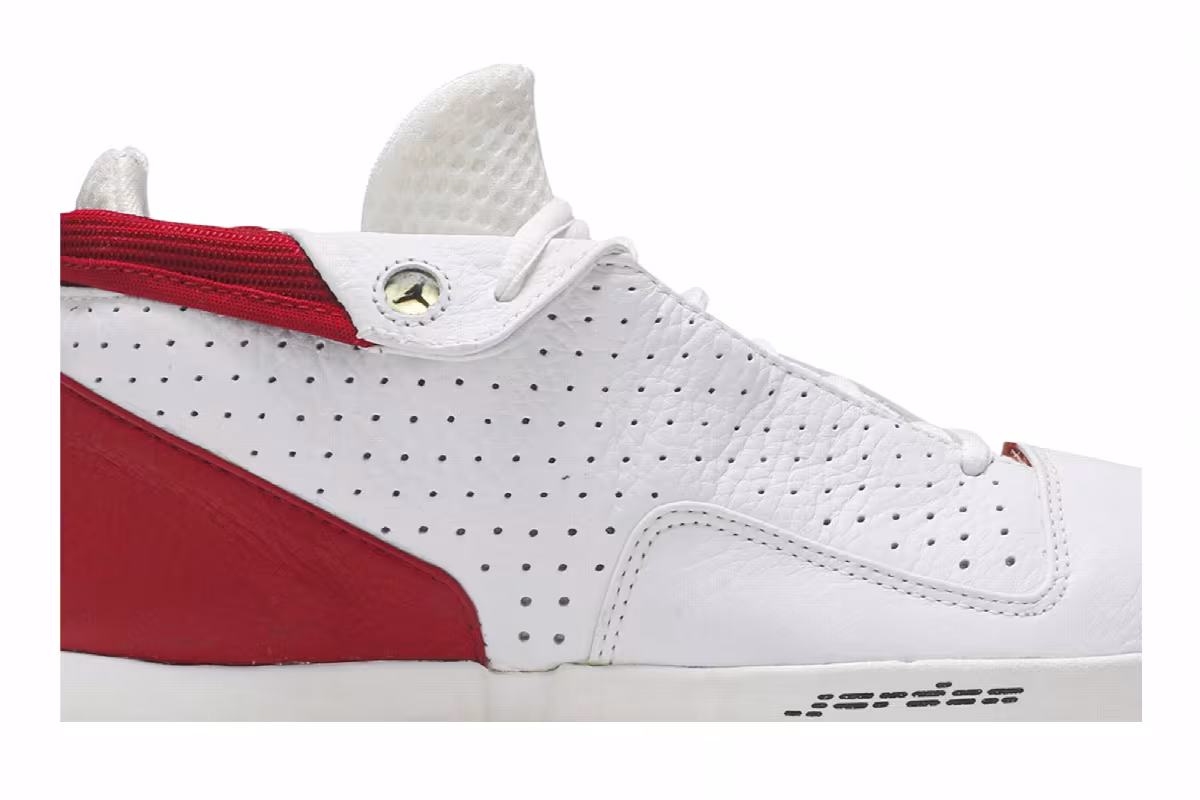 Air Jordan 16 OG Low Varsity Red, view 3