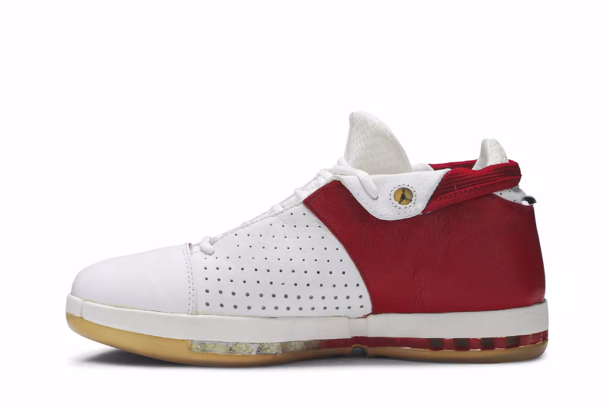 Air Jordan 16 OG Low Varsity Red, view 4