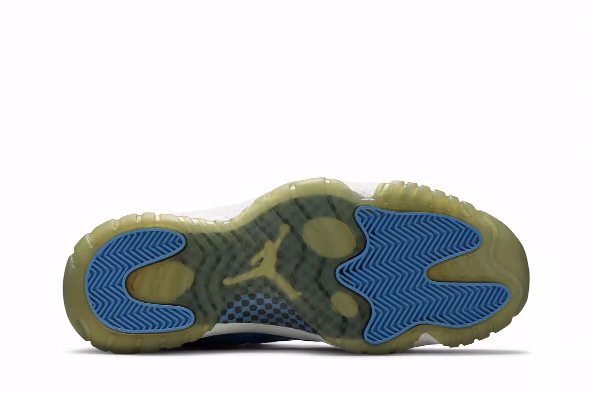 Air Jordan 11 Low Columbia 2001, view 5