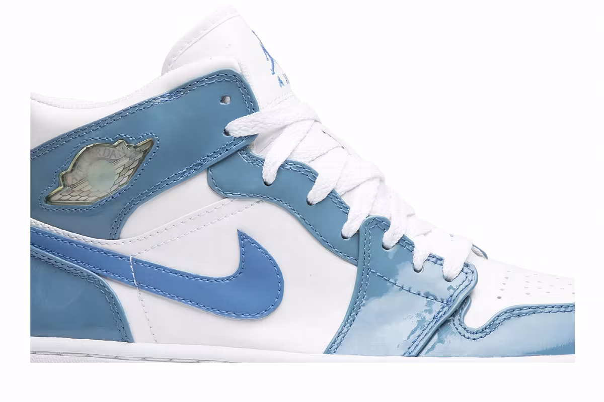 Air Jordan 1 UNC Patent, view 3
