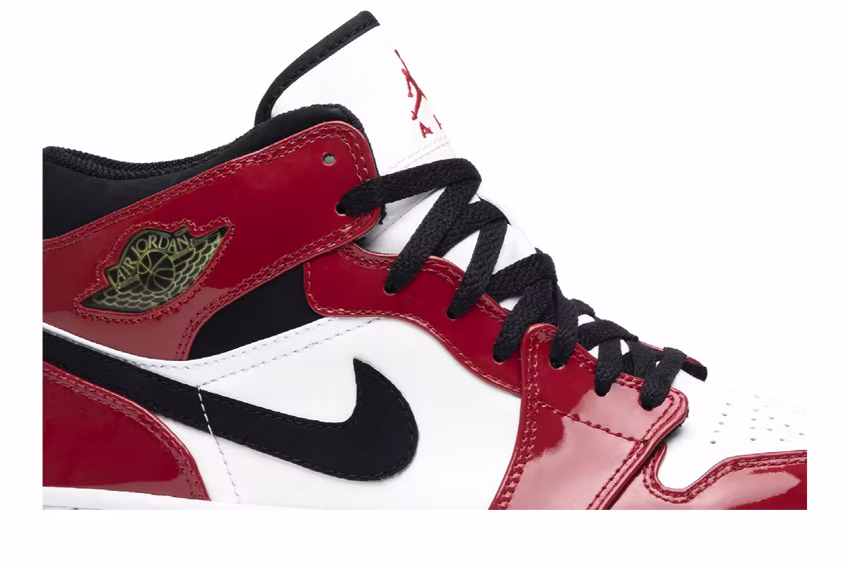 Air Jordan 1 Patent Chicago Bulls 2003, view 3