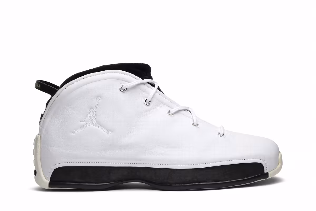 Air Jordan 18.5 OG White Black Chrome, view 2
