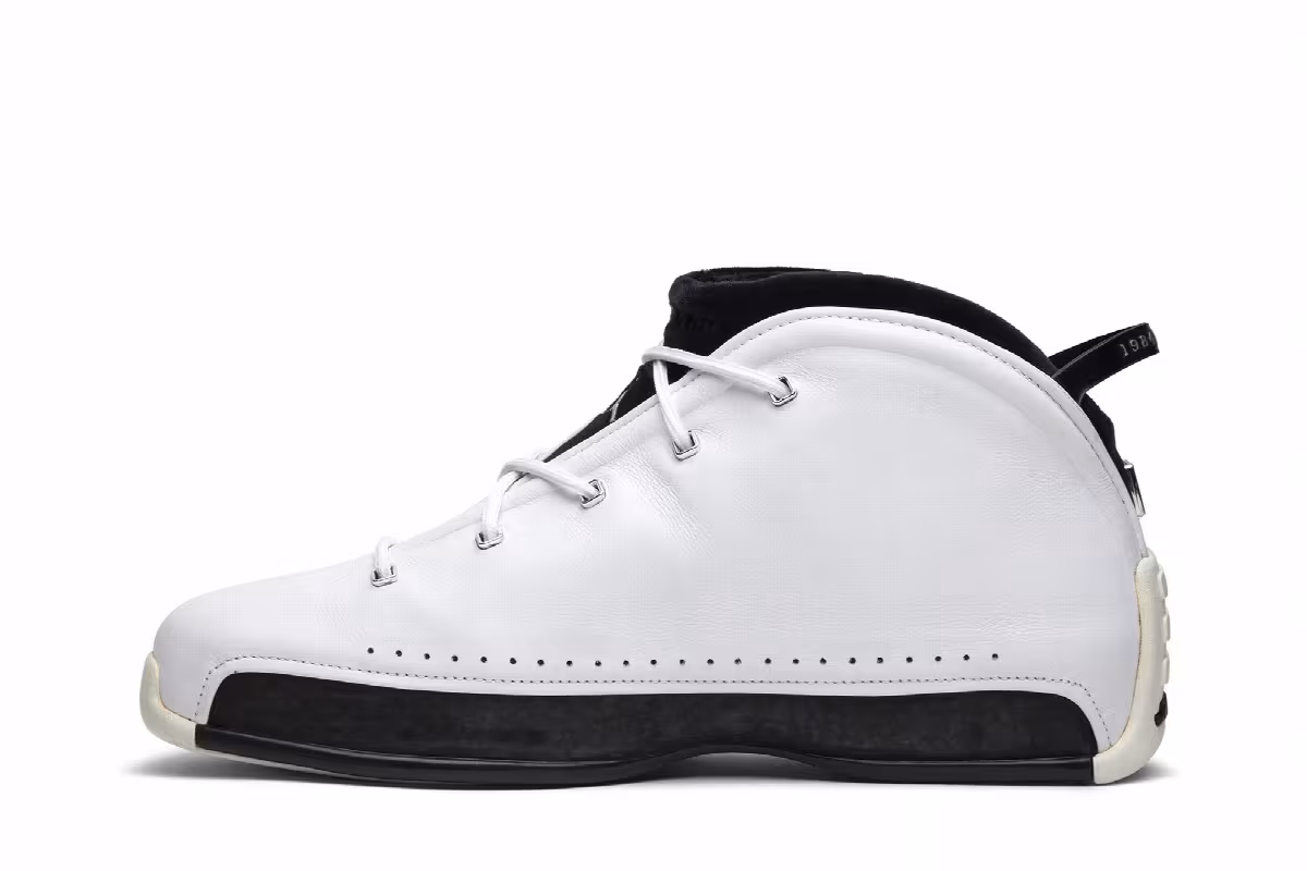 Air Jordan 18.5 OG White Black Chrome, view 4