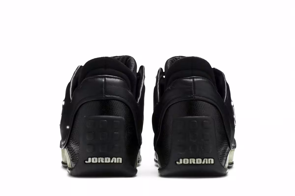 Air Jordan 18 OG Low Black Chrome, view 7