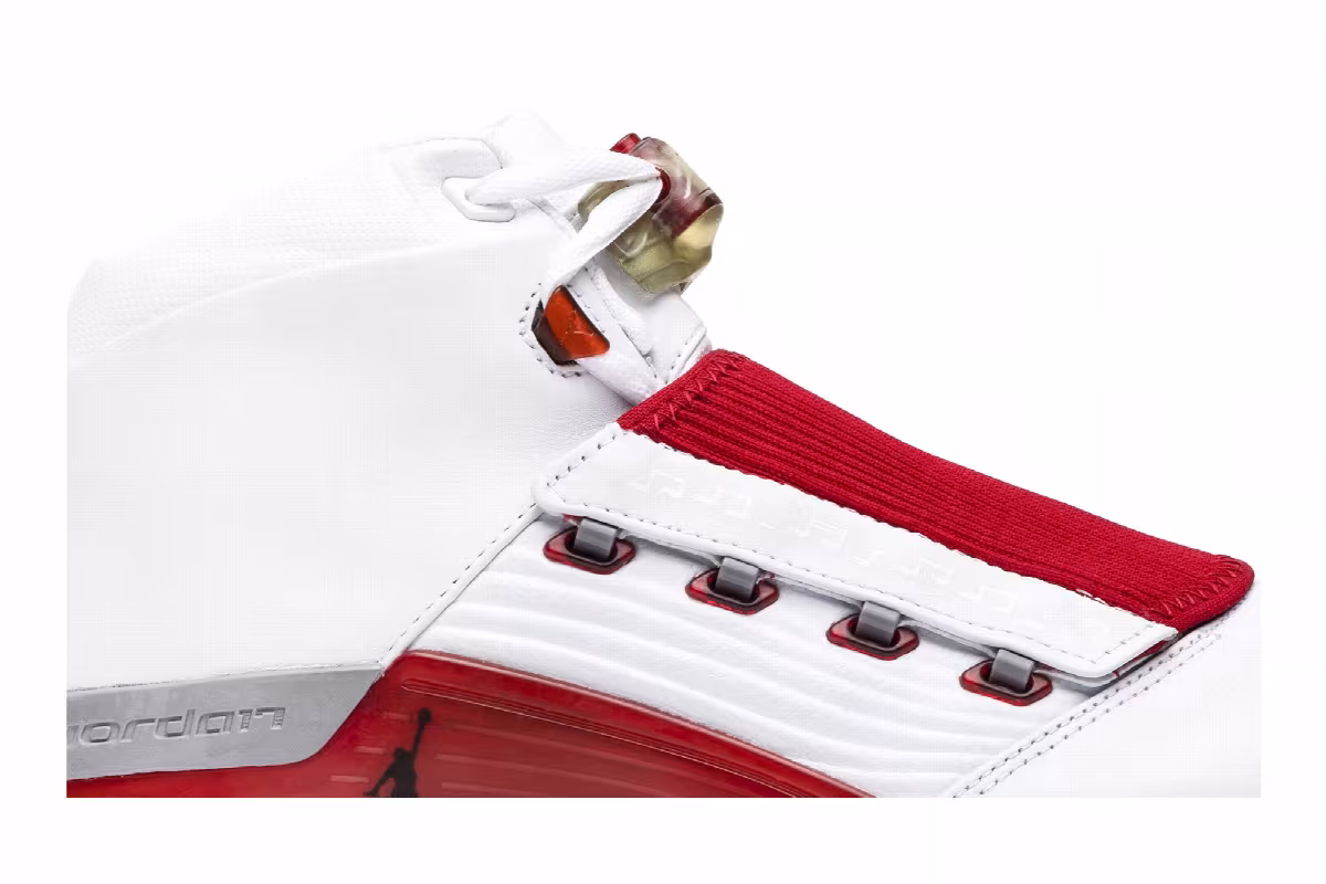 Air Jordan 17 OG Varsity Red, view 3