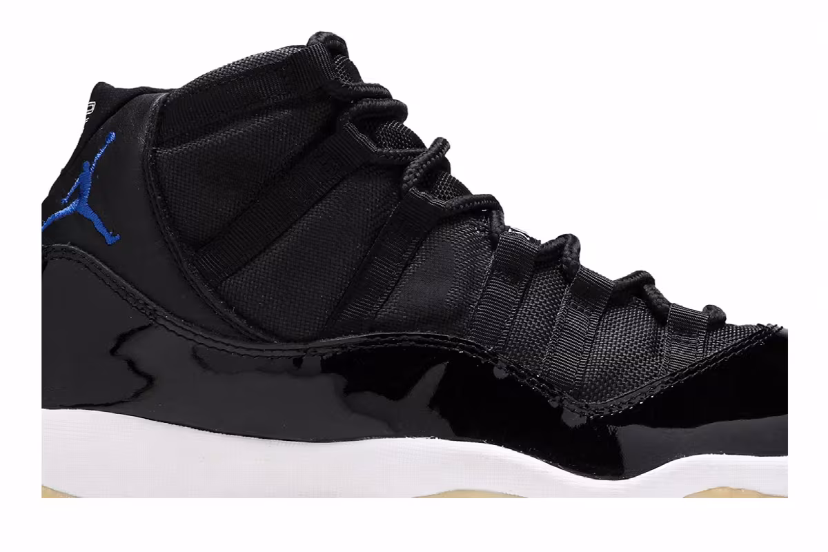 Air Jordan 11 Space Jam 2000, view 3