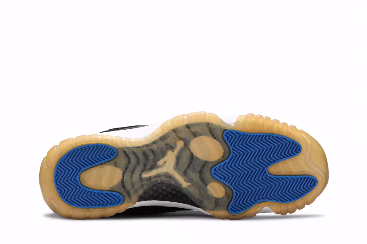 Air Jordan 11 Space Jam 2000, view 5
