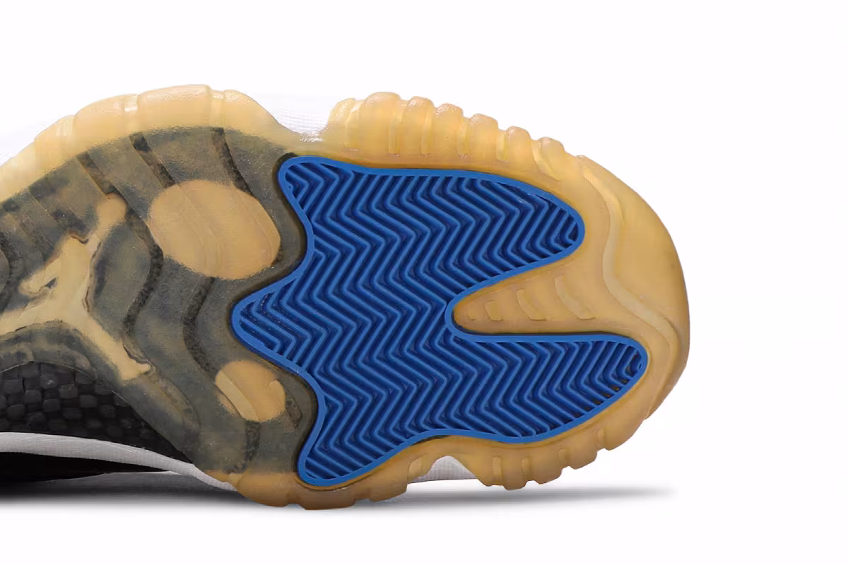 Air Jordan 11 Space Jam 2000, view 6