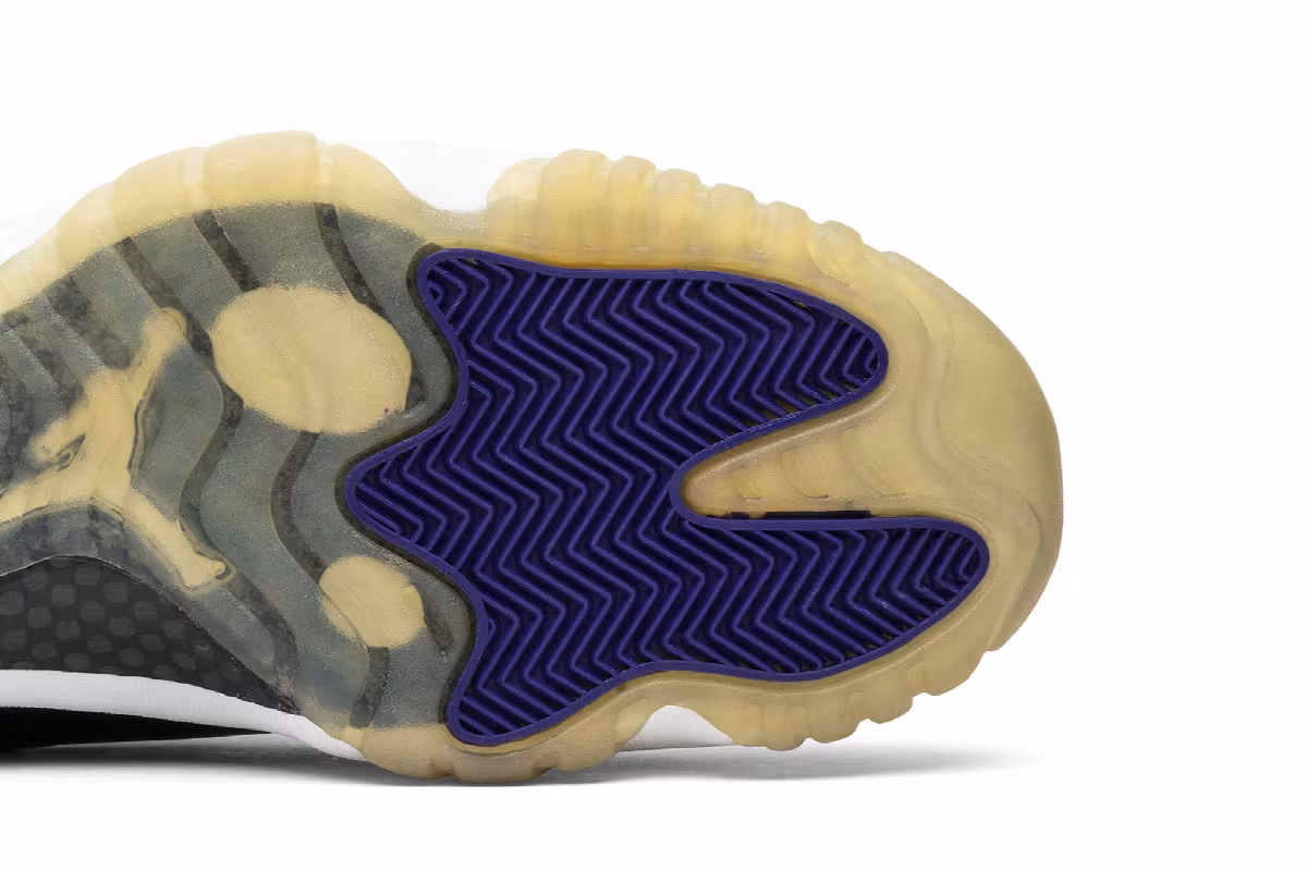Air Jordan 11 Concord 2000, view 6