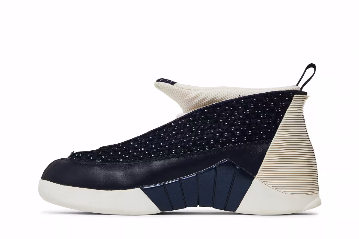 Air Jordan 15 OG Obsidian 2000, view 4
