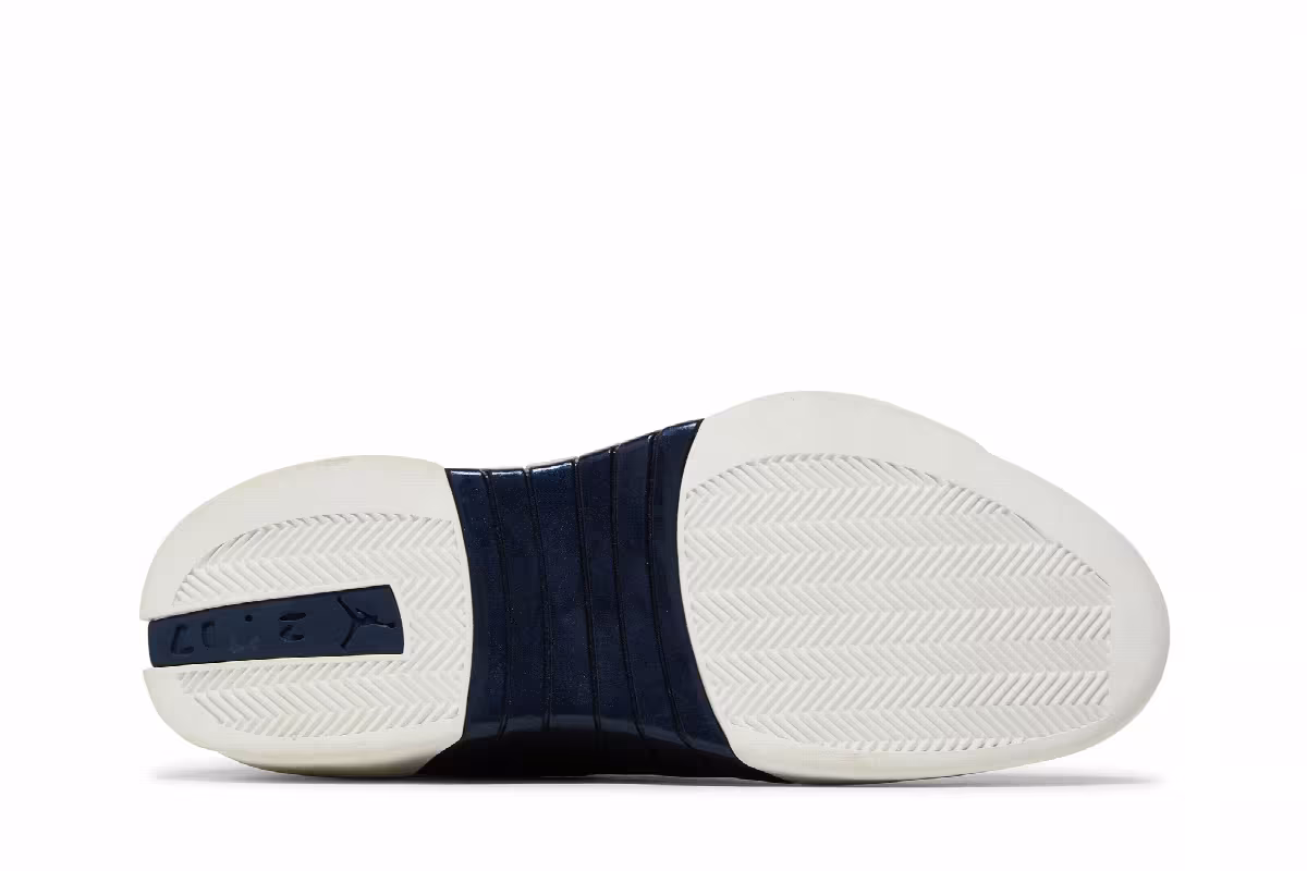 Air Jordan 15 OG Obsidian 2000, view 5