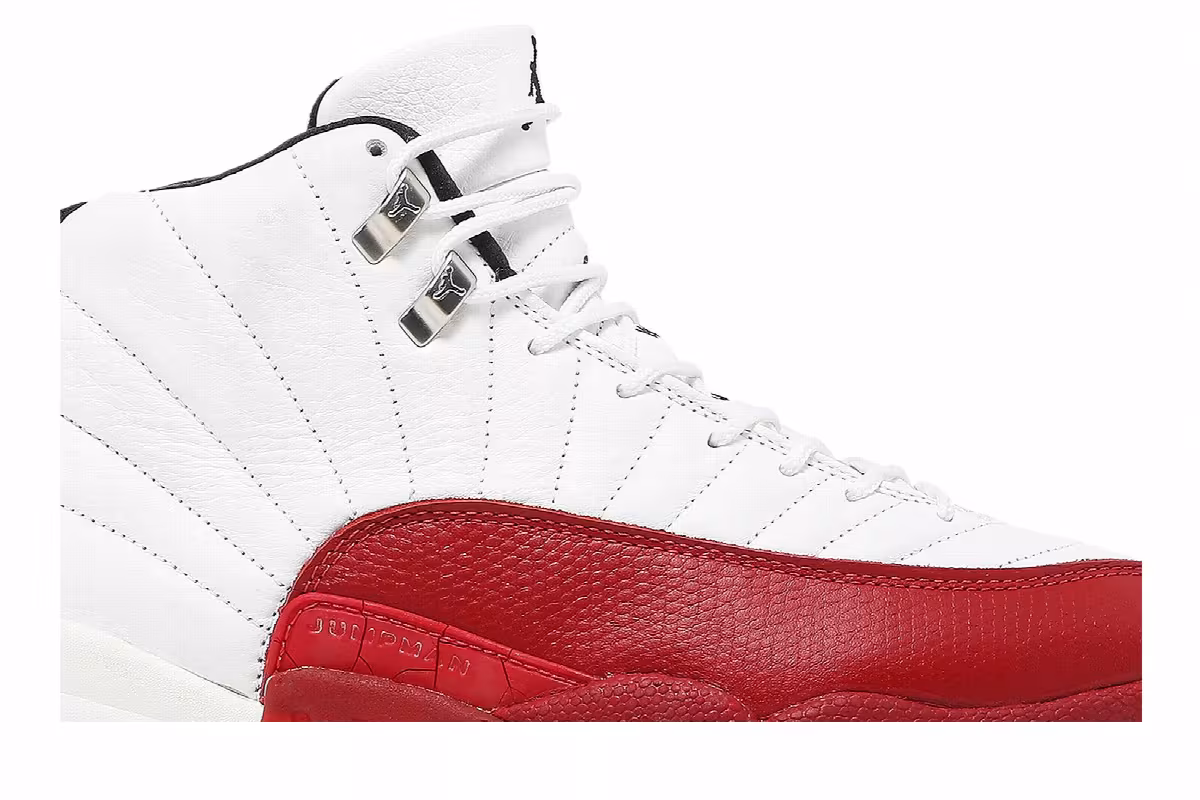 Air Jordan 12 OG Cherry 1997, view 3