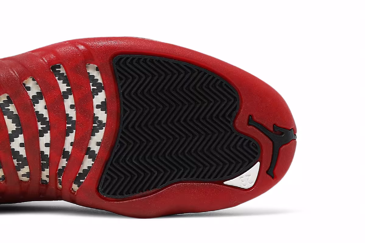 Air Jordan 12 OG Cherry 1997, view 6
