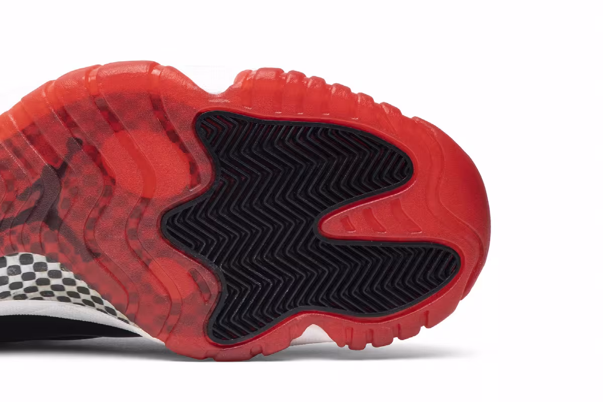 Air Jordan 11 OG Bred 1996, view 6