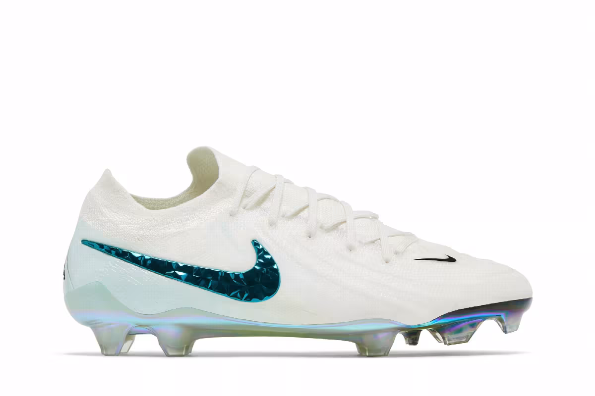 Nike Phantom GX 2 Elite LV8 FG Chromatic Pack, view 2
