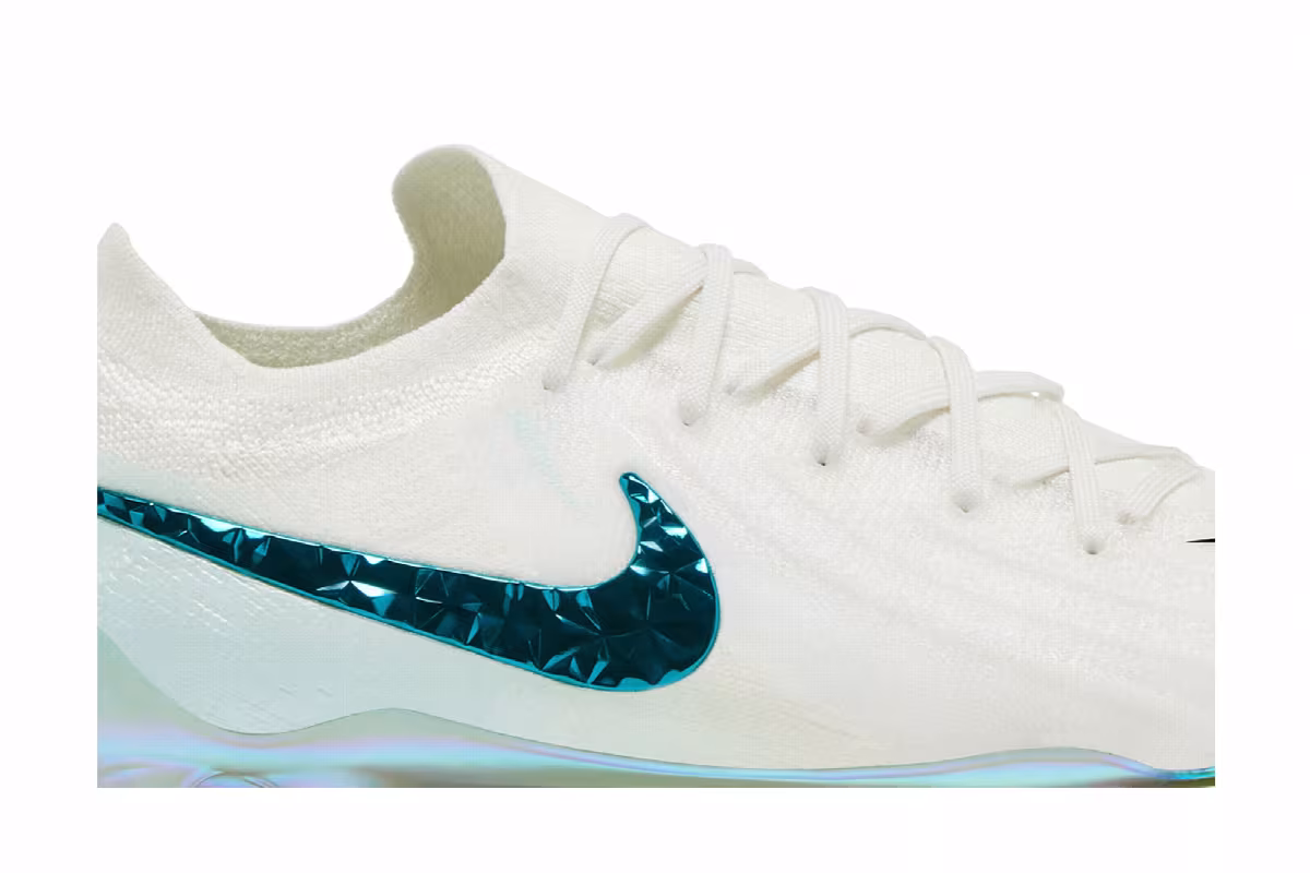 Nike Phantom GX 2 Elite LV8 FG Chromatic Pack, view 3