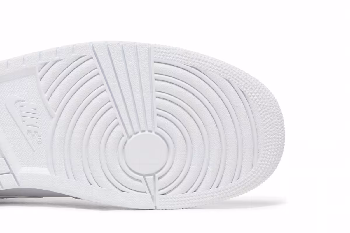 Air Jordan 1 Mid Triple White, view 6