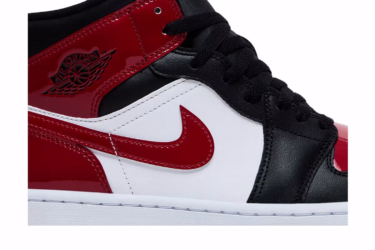Air Jordan 1 Mid Patent Bred Toe, view 3
