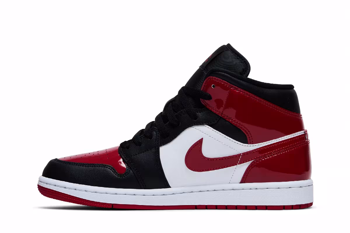 Air Jordan 1 Mid Patent Bred Toe, view 4