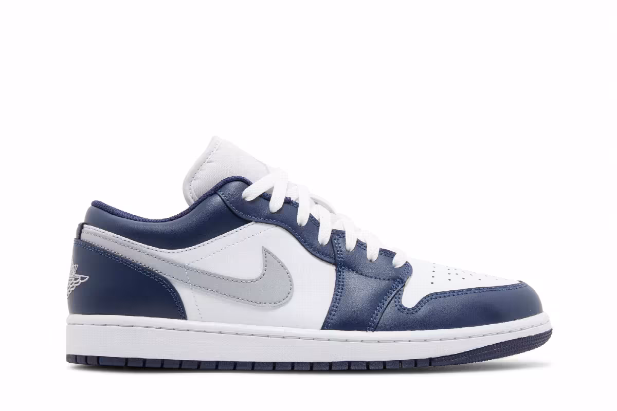 Air Jordan 1 Low Midnight Navy, view 2