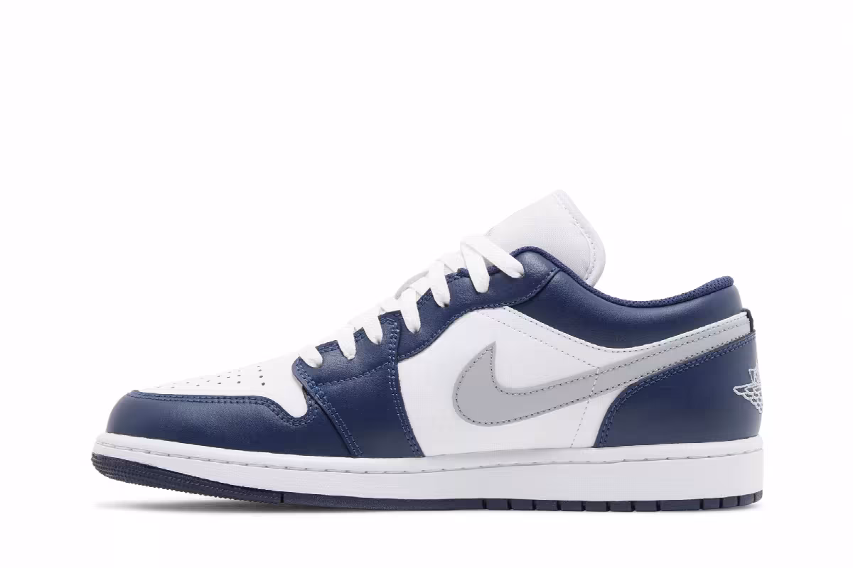 Air Jordan 1 Low Midnight Navy, view 4