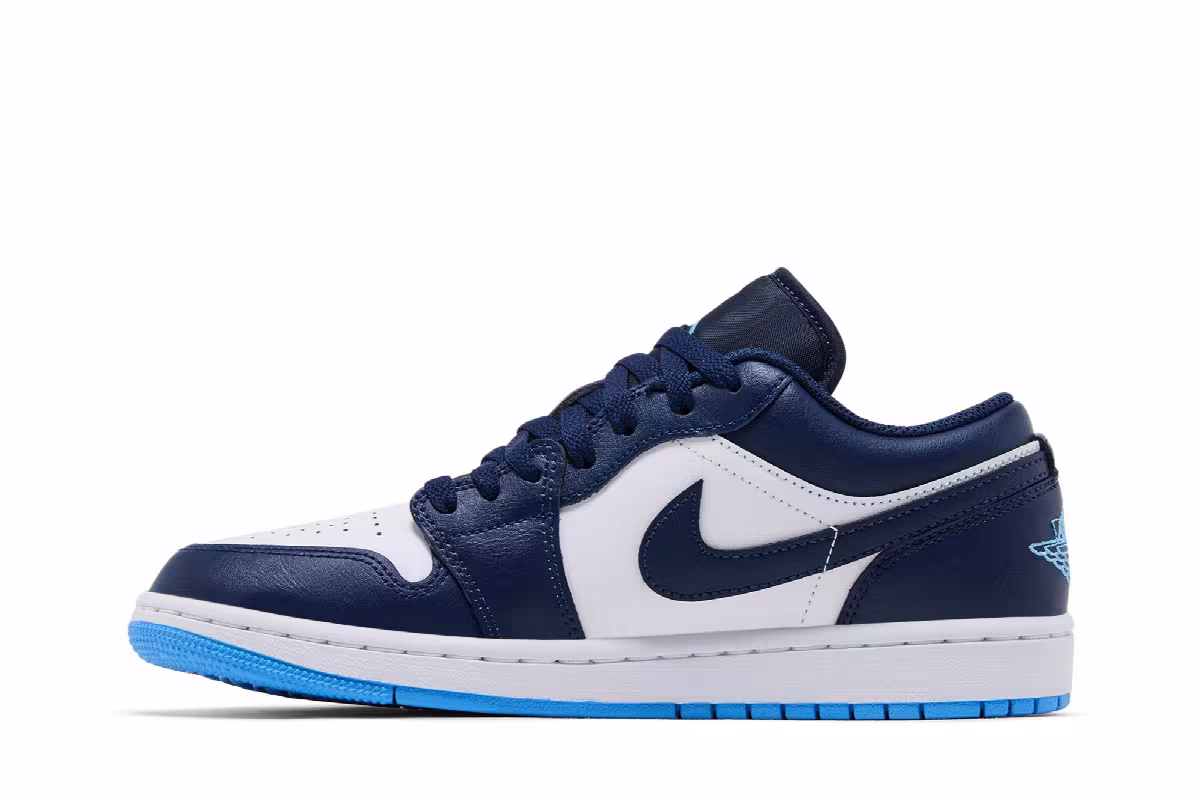 Air Jordan 1 Low Midnight Navy University Blue, view 4