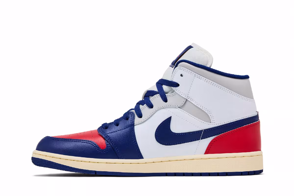 Air Jordan 1 Mid Rare Air, view 4